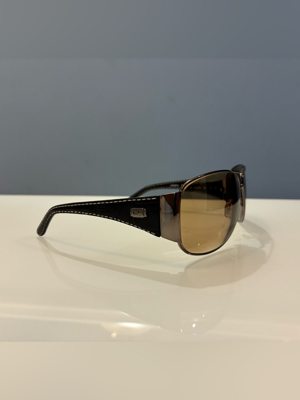 Linea roma unisex Brown Gradient Lens Sunglasses with Black Frame